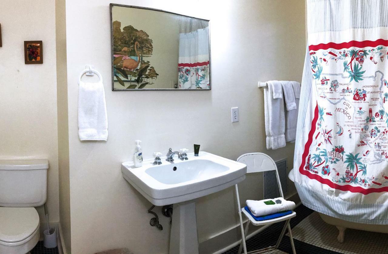 Deluxe Double Room with Bath,1177772404:JPEG