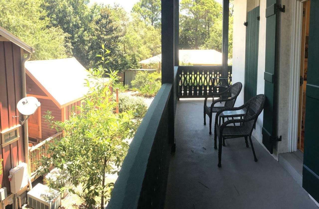One-Bedroom Apartment,1177777069:JPEG
